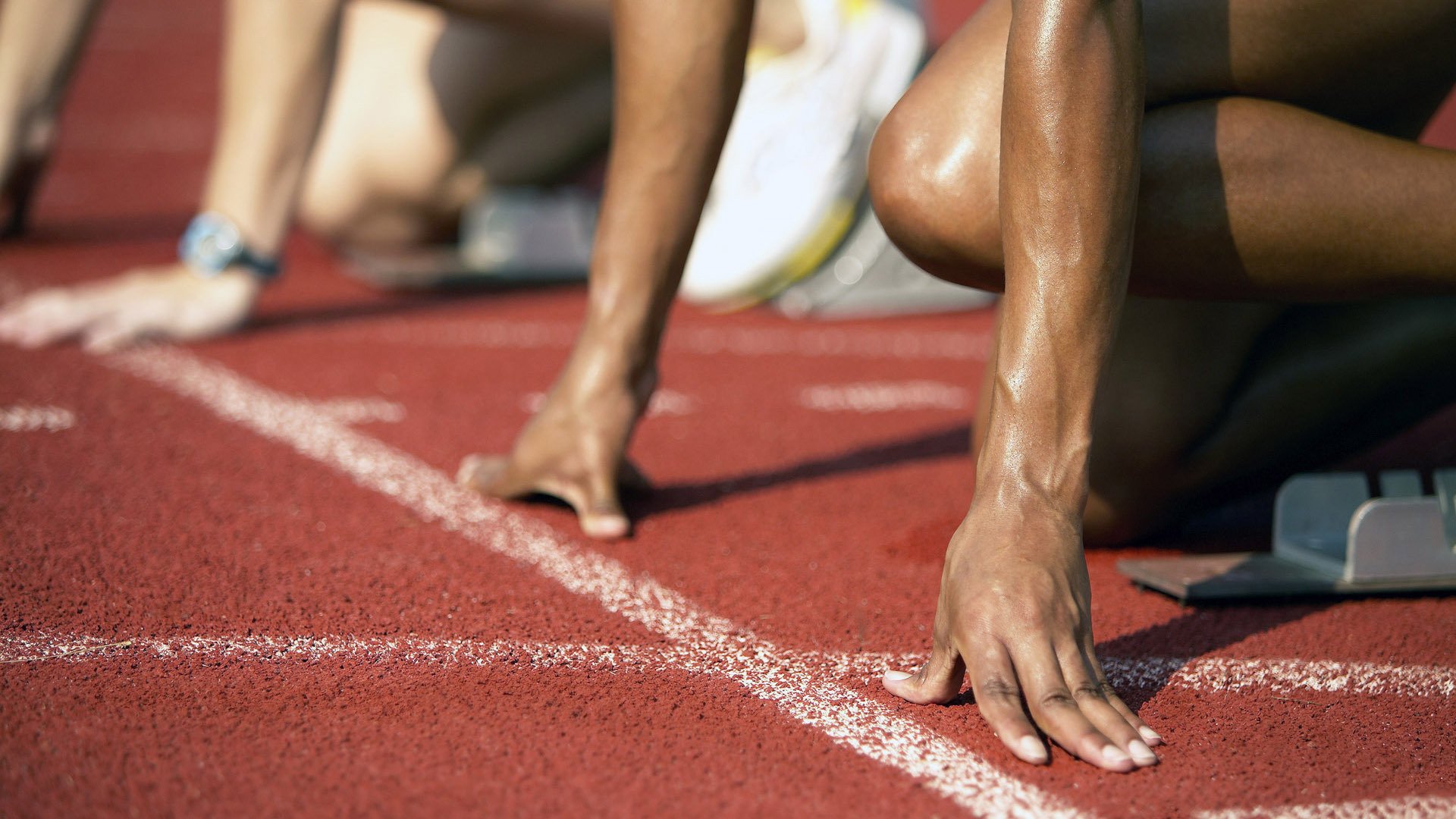 中国足球界推动“互联网+”创新发展新模式，中国足球联赛开始走向职业化