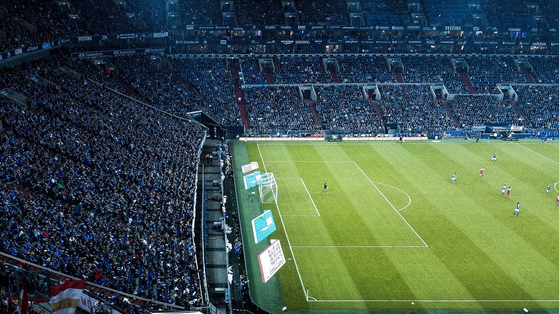 开云电竞平台注册-卢顿镇主场气氛热烈，草地球场或成冲超关键，卢登在哪里