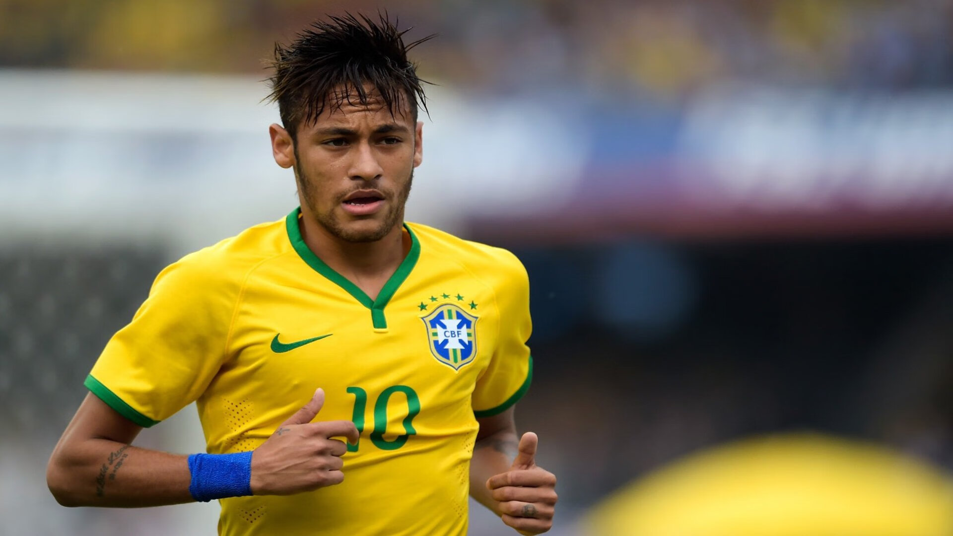 大型水上飞人表演，激流与空中的极限挑战，水上飞人有危险吗